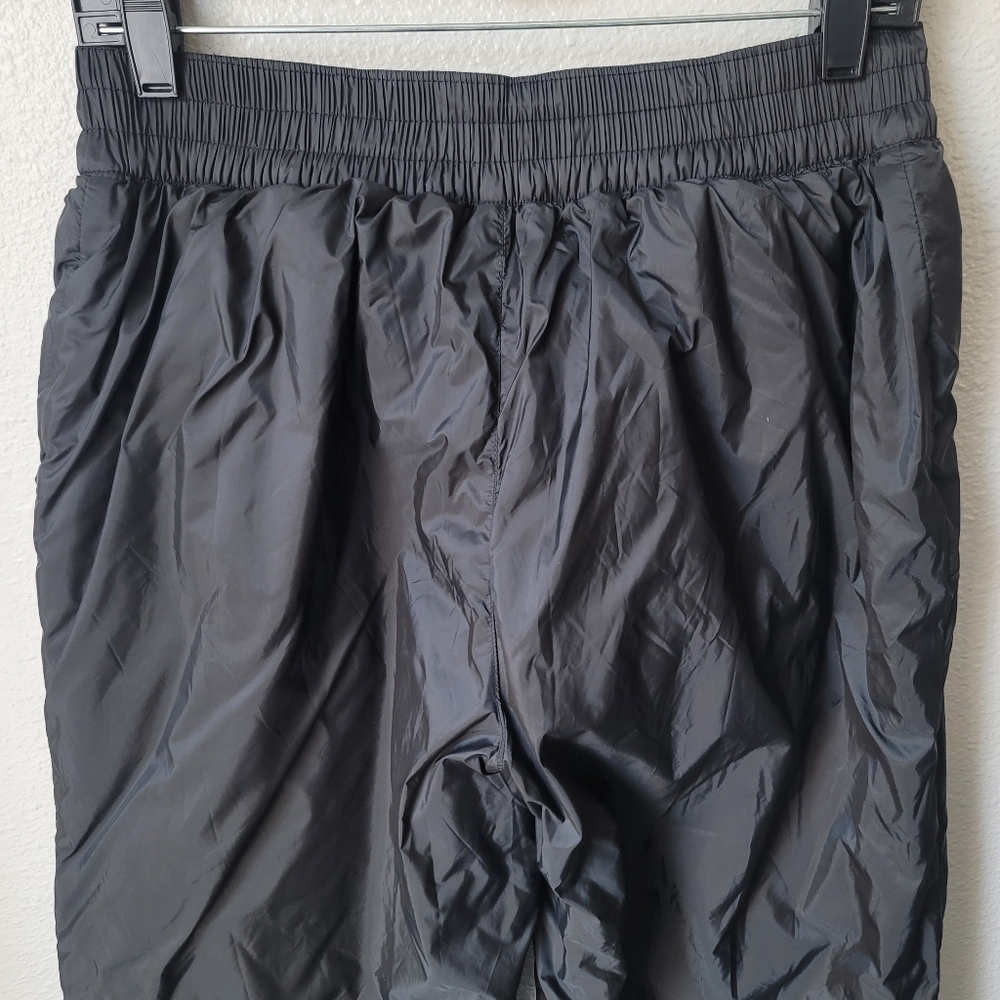 NWT Aerie Chillside Water Resistant Snow Puffer Pants, Size Medium, Color Black - Picture 9 of 12